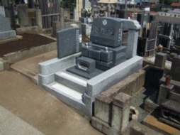 2009年5月～6月　寺院墓地にて　全面新規工事