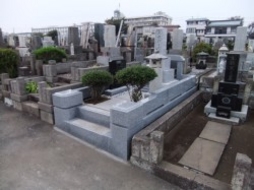 2007年1月～2月　寺院墓地にて　改修工事